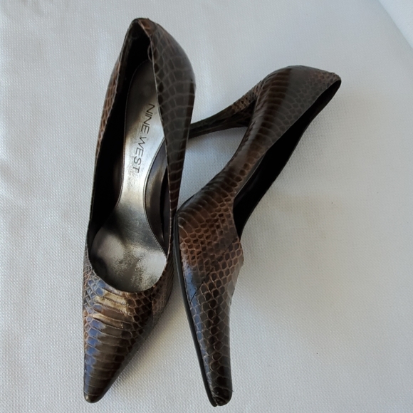 Nine West snakeskin pumps - Picture 5 of 6